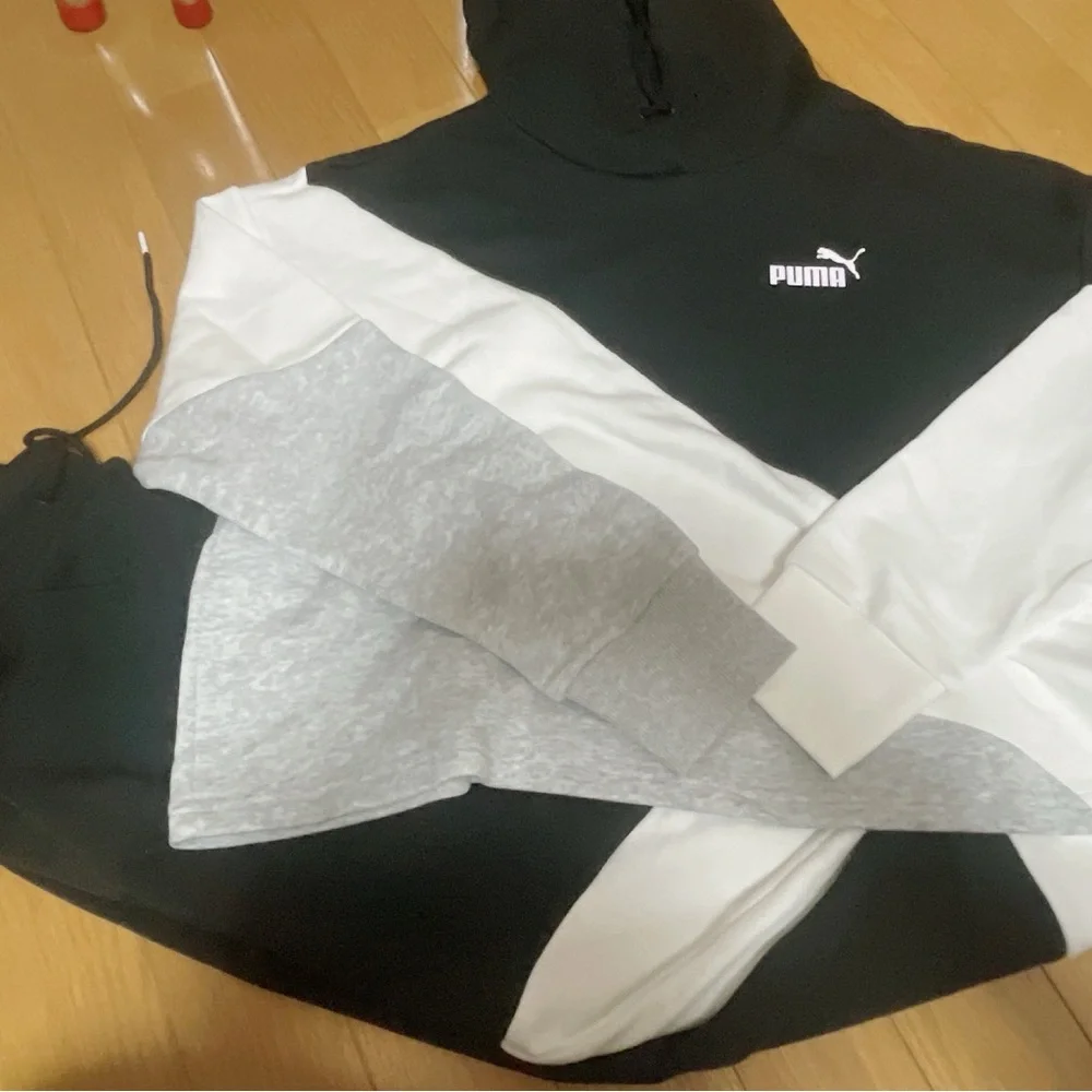 Puma Women Green and Black Sweater set - Picture 2 of 5
